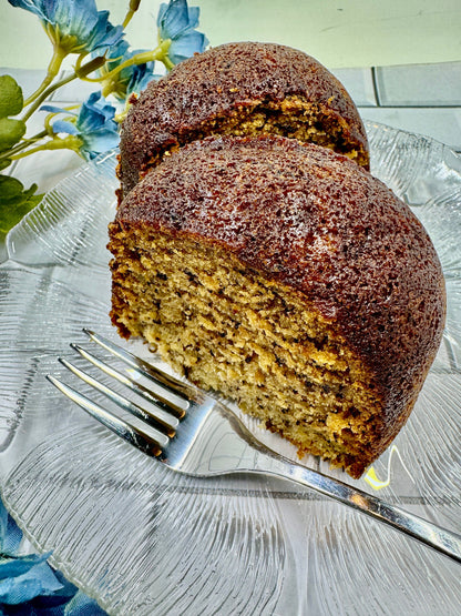 Banana Cake ( Plain or with Chocolate Fudge Frosting)